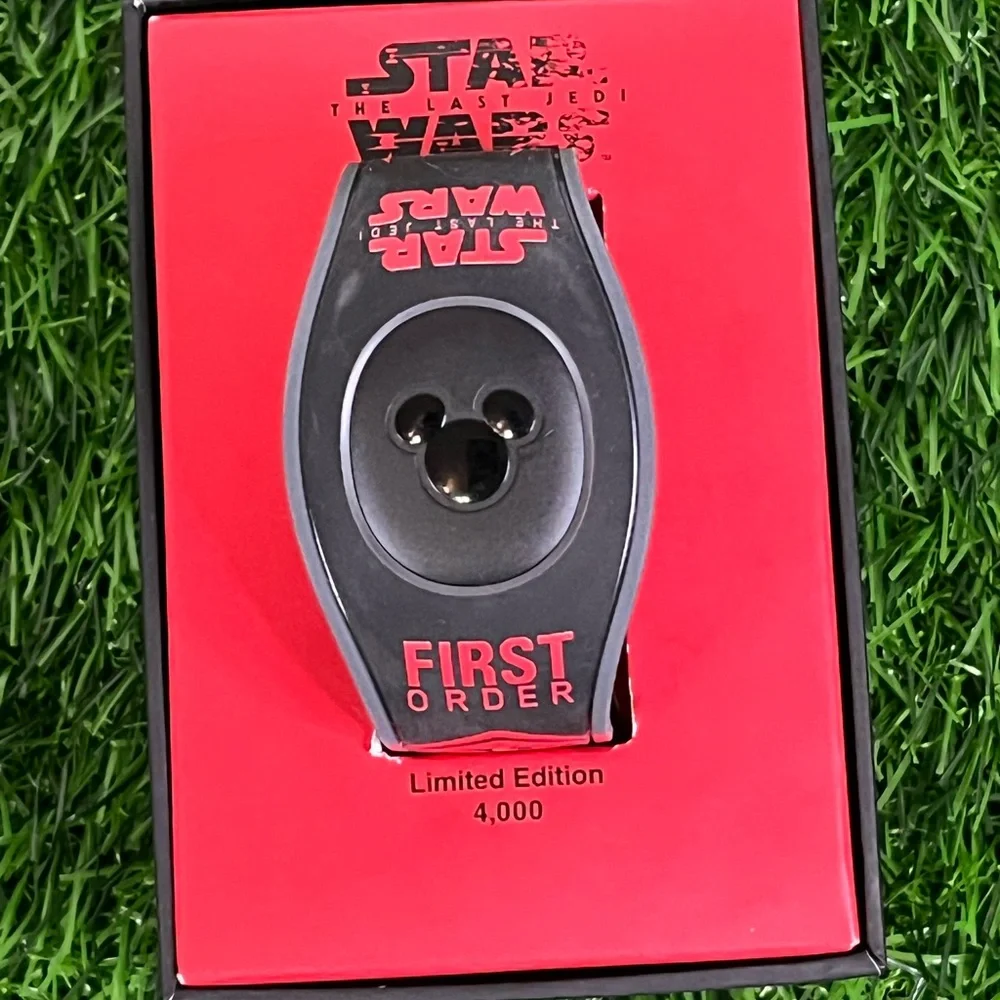 2017 Lot of two Star Wars The Last Jedi LIMITED EDITION Disney Magicbands OSFA